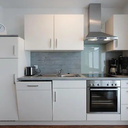 Upholmstr Hemker בורקום