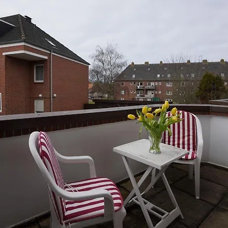 Upholmstr Hemker בורקום